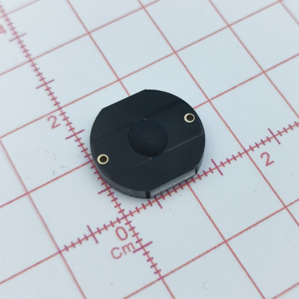 Miniature On-Metal RFID Tag